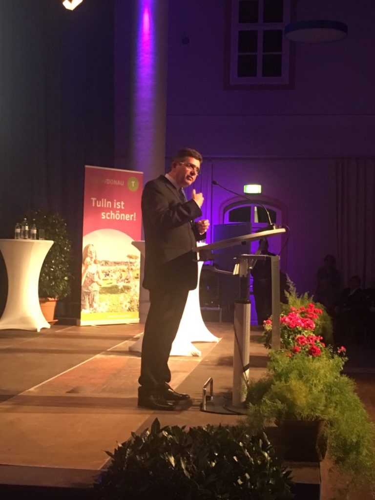 Mag. Eisenschenk bei seiner Rede