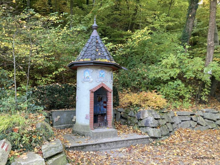 Marterl beim Eingang in den Naturpark Eichenhain/Hagenbachklamm